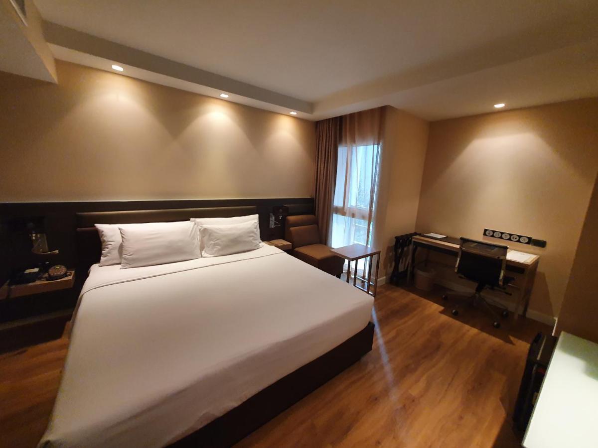 Amora Neoluxe Suites Hotel Bangkok Kültér fotó